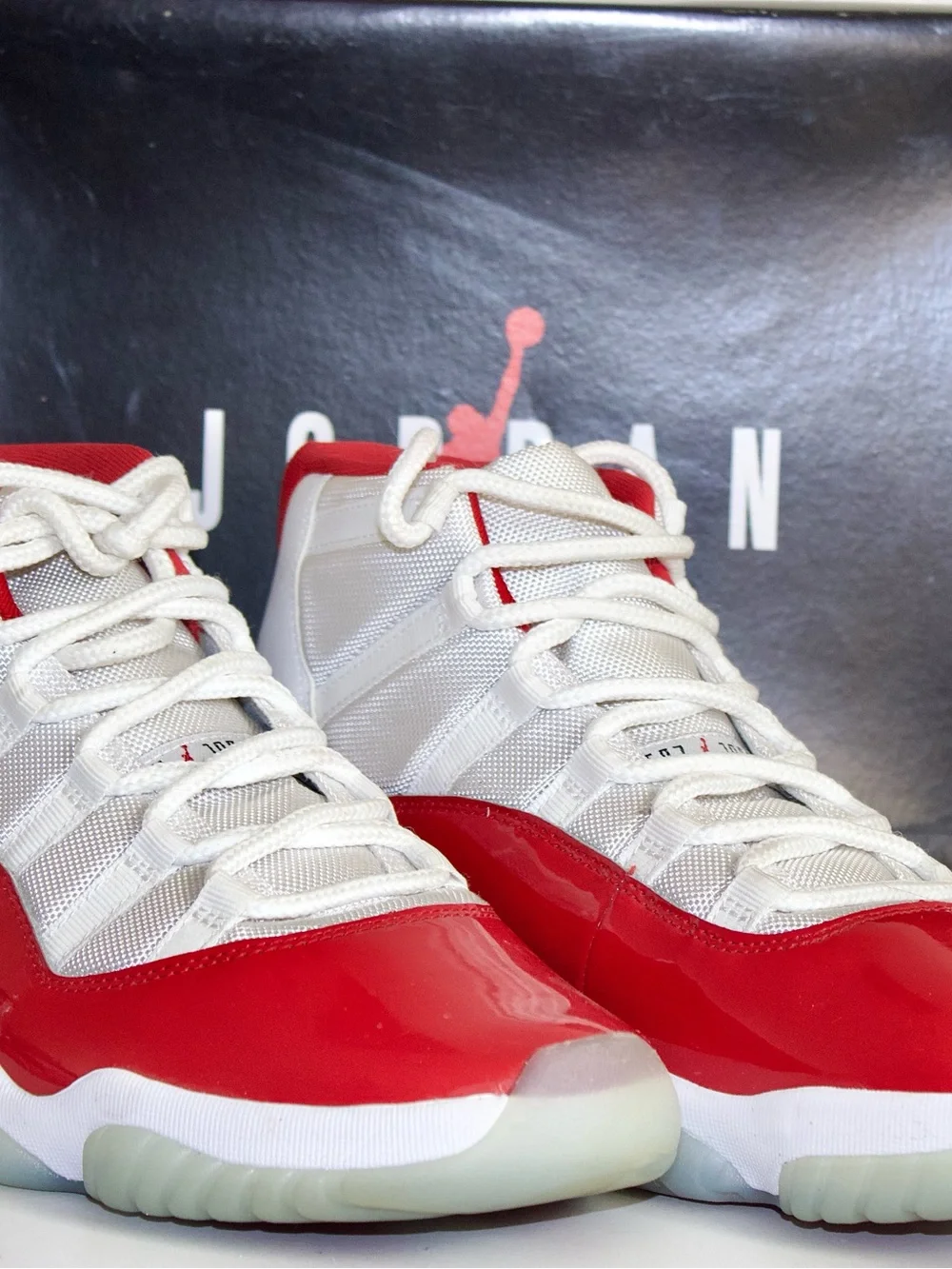 Cherry Jordan 11’s (2022) 10.5